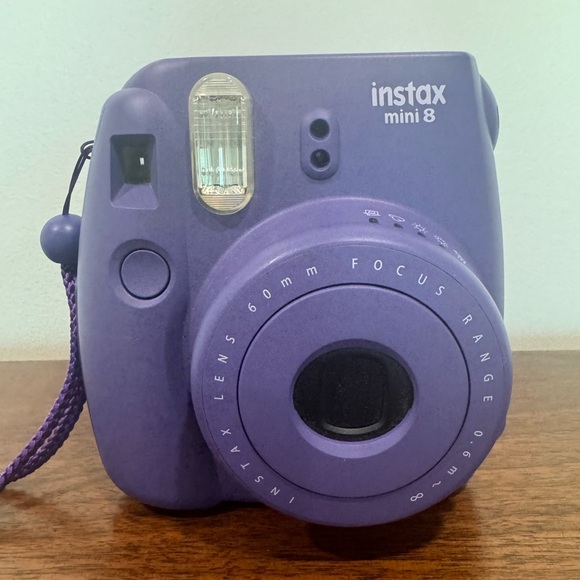 Fujifilm Instax Mini 8 Camera with CASE - Picture 2 of 10